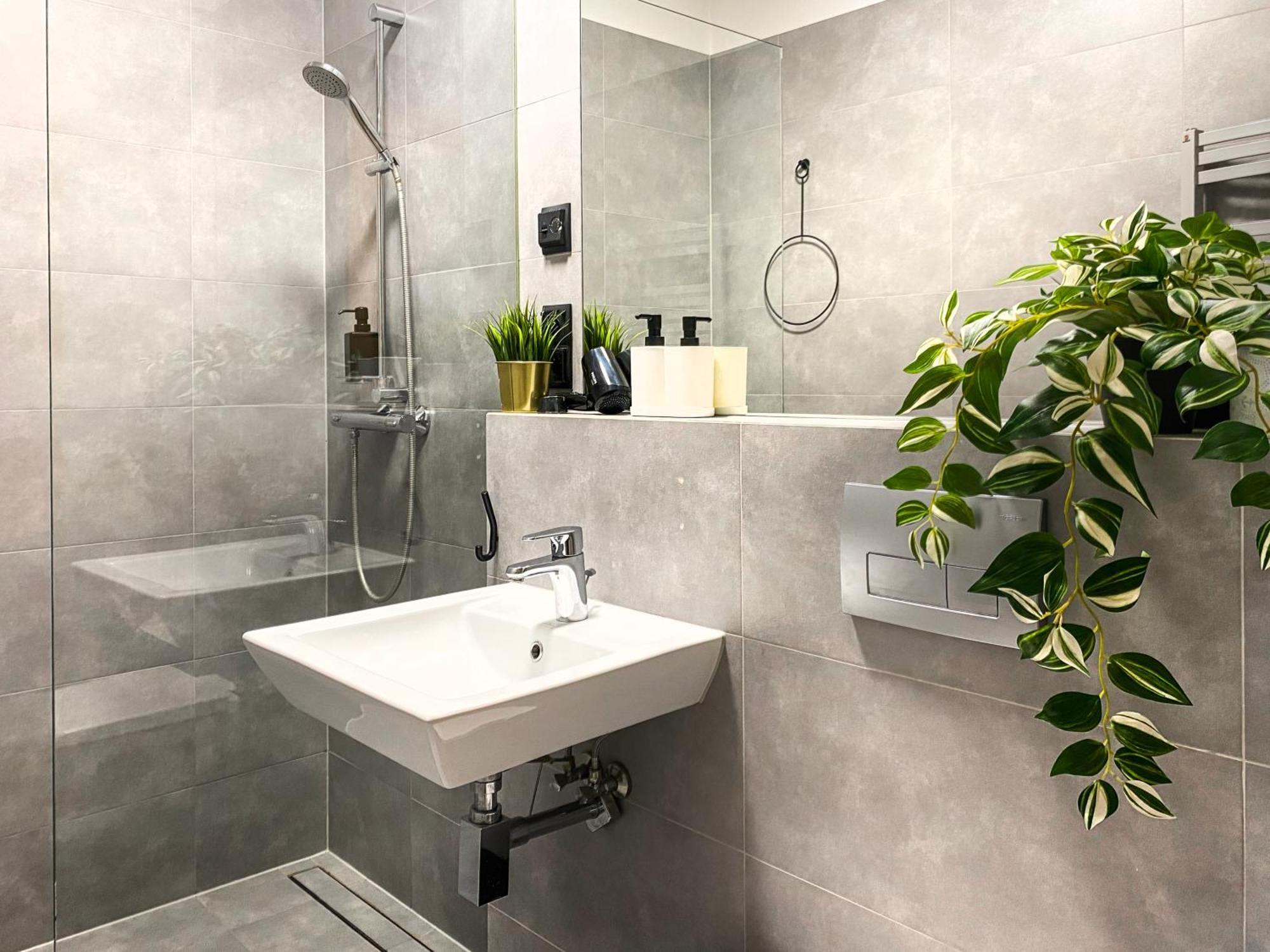 Cozy Apartment With Ac For Couples - Old Town Krasków Εξωτερικό φωτογραφία